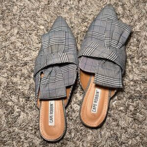 Cape Bobbin Houndstooth Bow Accented Slip-On Flats